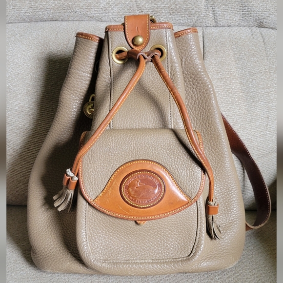 Dooney & Bourke Handbags - Dooney And Bourke Sling Bag
